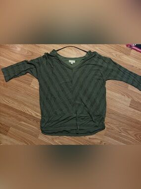 Knox Rose Dark Olive V-Neck 3/4 Sleeve Top